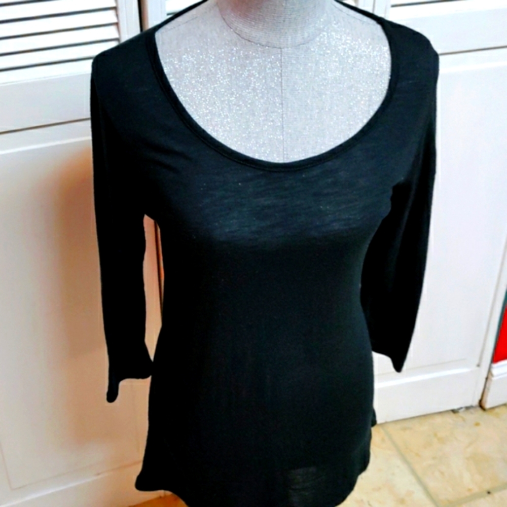 Vanity three quarter sleeve, see thru back